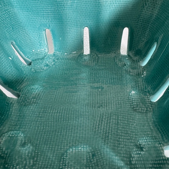 Vintage Nesting Berry Box Colanders - Set Of 2 - Picture 3 of 15